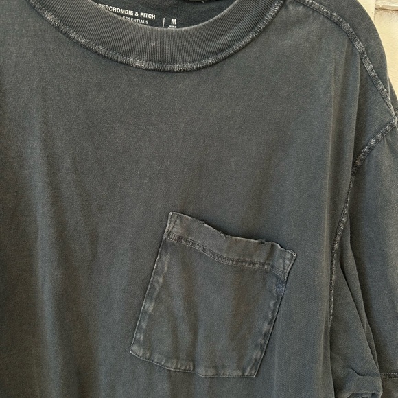 Abercrombie Vintage Men's Washed Blue T-Shirt with pocket - Picture 4 of 4